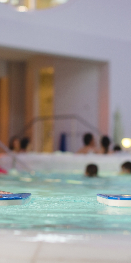 Thérapie par l'eau dans la piscine d'exercice de Bogn Engiadina Scuol